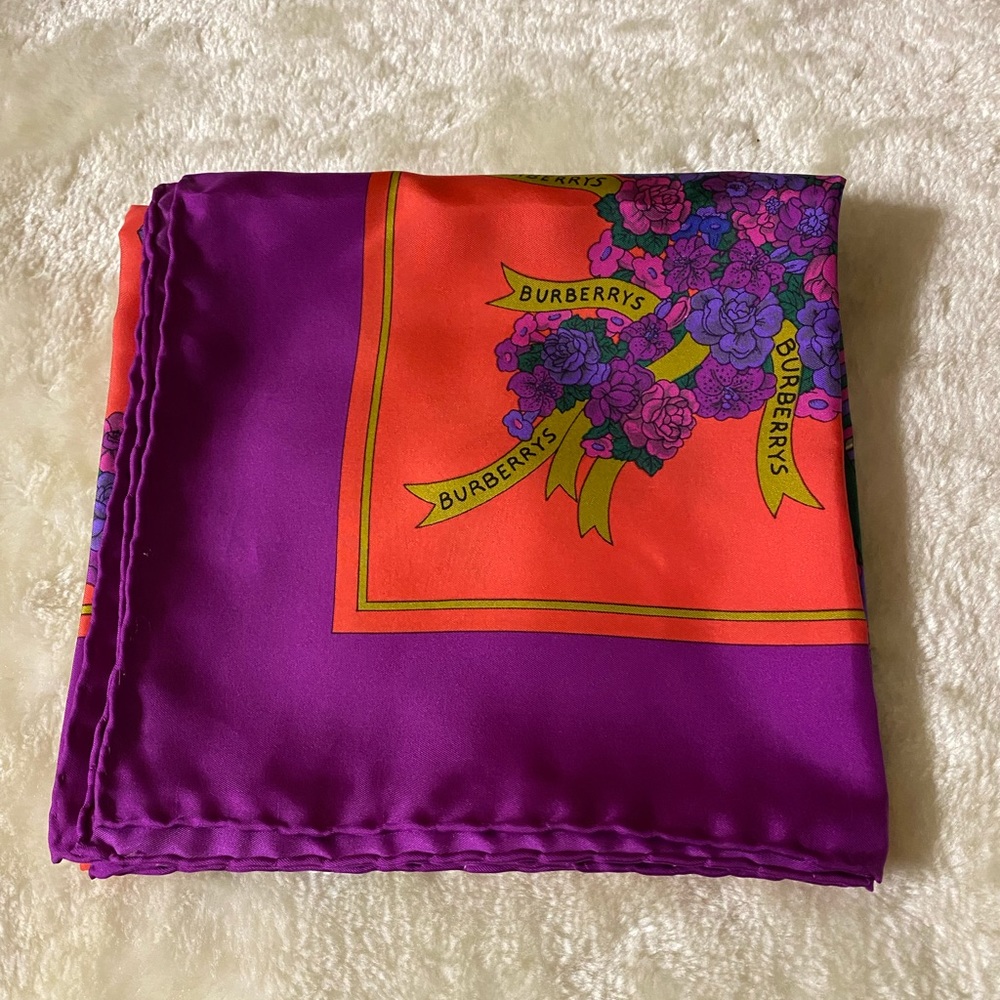 BURBERRYS scarf - Picture 9 of 10